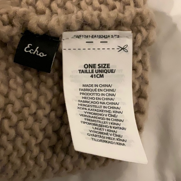 Beanie with crystal beading and fur Pom - Picture 5 of 6